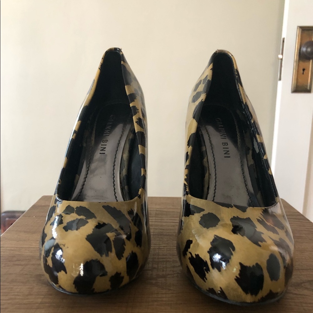 Heels - Picture 4 of 5